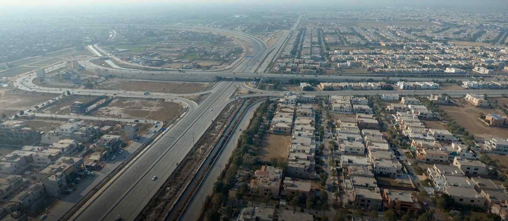 Where is the Best Place to Buy Plots in Lahore? A Complete Guide for Investors