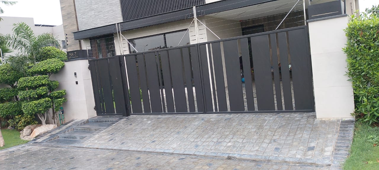 DHA Lahore Old House for Sale