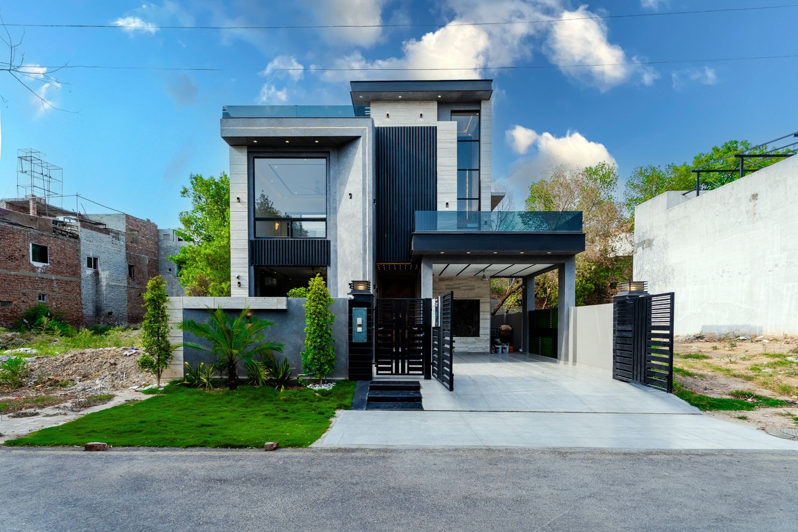 10 Marla Semi-Furnished Luxury House for Sale