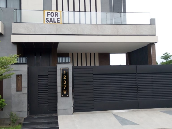 1 Kanal Luxury House for Sale in DHA Lahore Phase 8